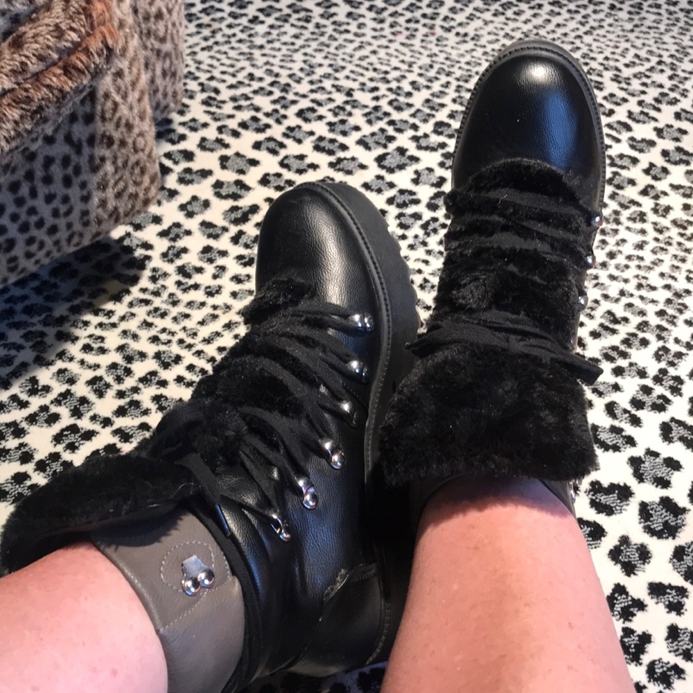 Womens ASOS Faux Leather / Fur Boots - Worn By Tawny Kitaen - Picture 6 of 13